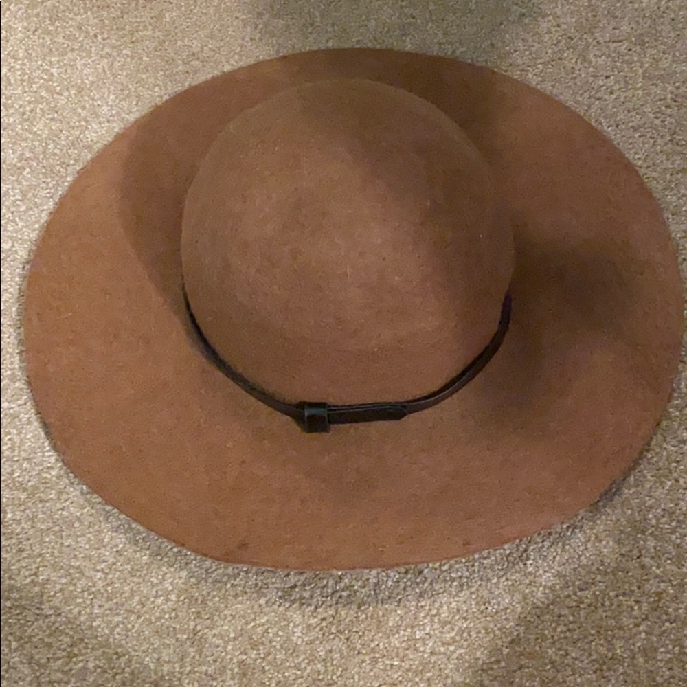 Women’s brown wool hat